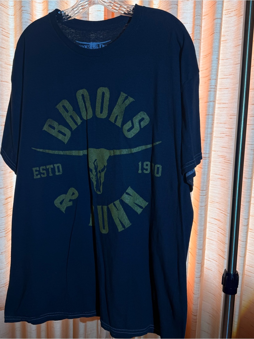 Tilly's black Short Sleeve Graphic Tee with gold Print